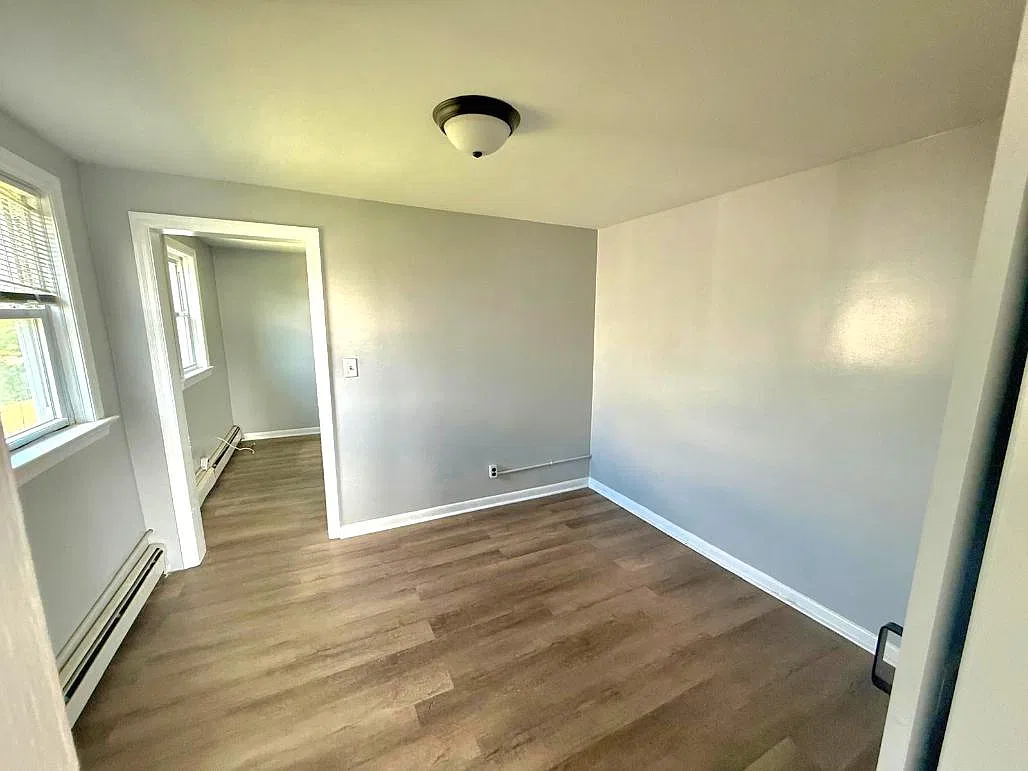 2 bed, 950 sqft, $1,750 — Photo 3