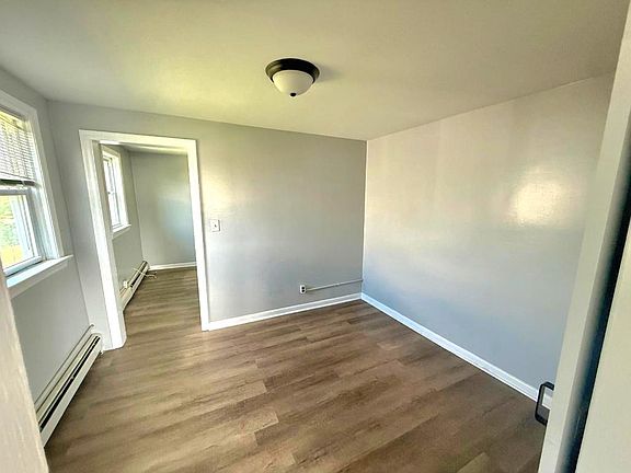 3rd image of 281B Main St #2