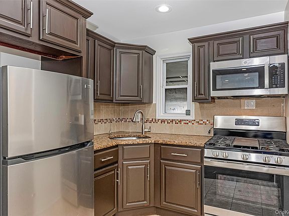 4th image of 14670 Farmers Boulevard