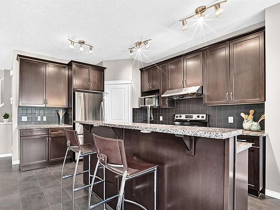 5th image of 325 S Kincora Glen Rise NW