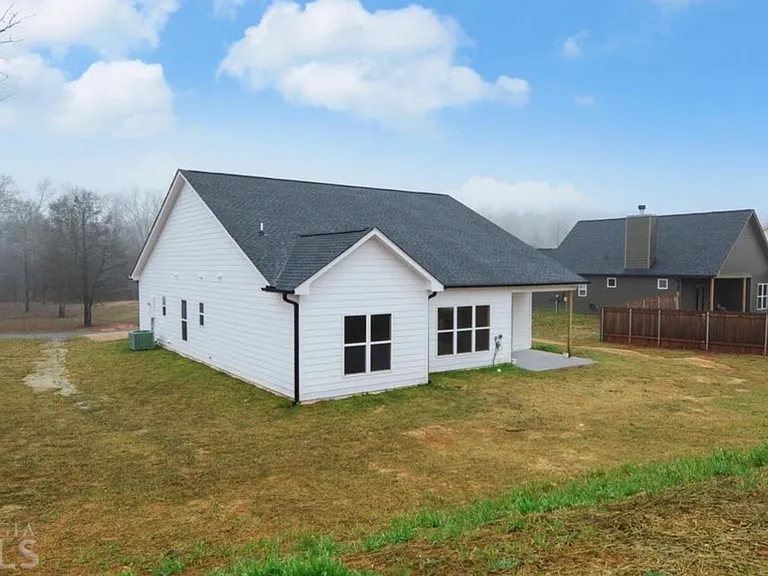 308 N Point Cir — Photo 8