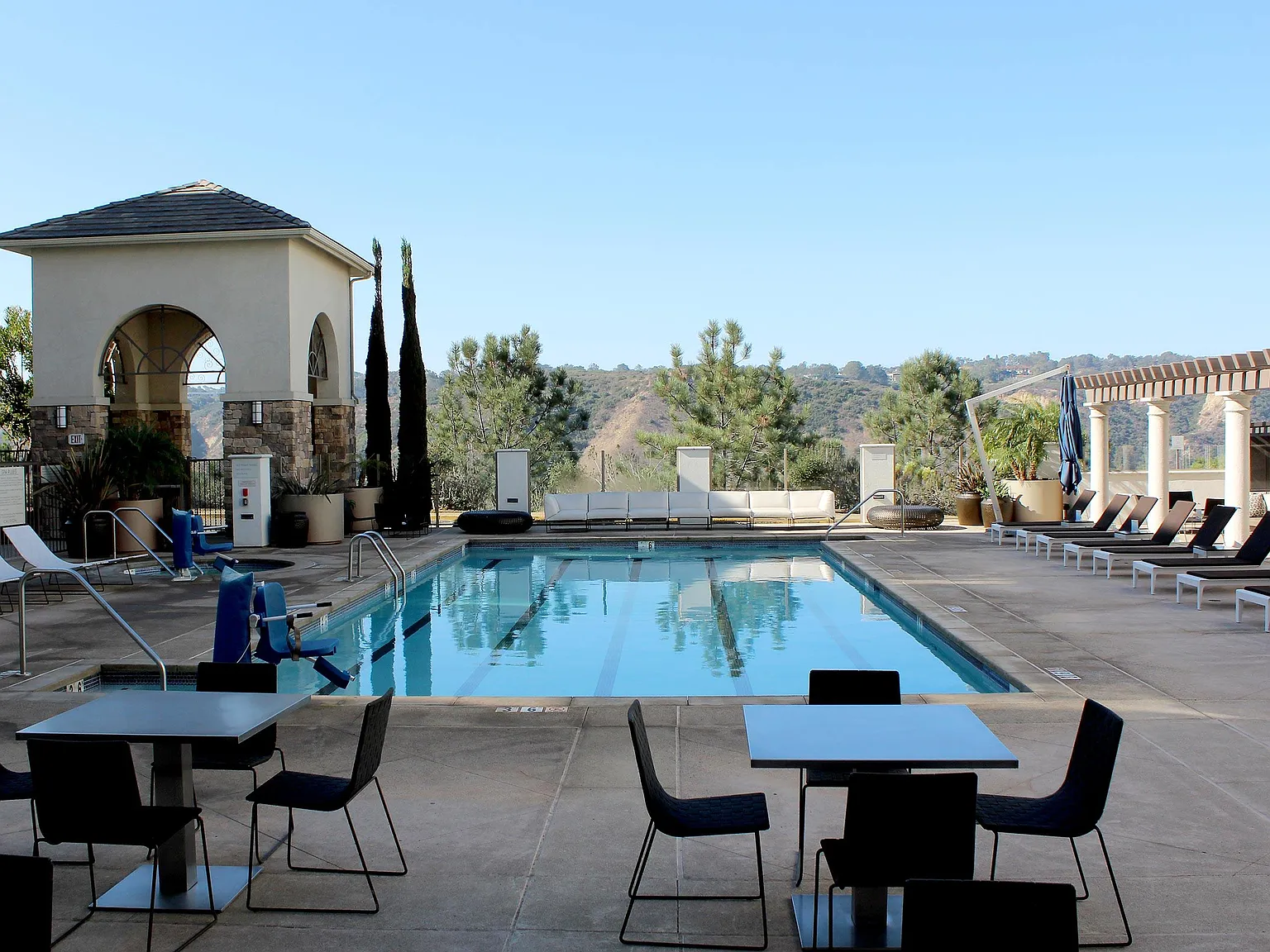 Torrey Gardens Apartments — Photo 2