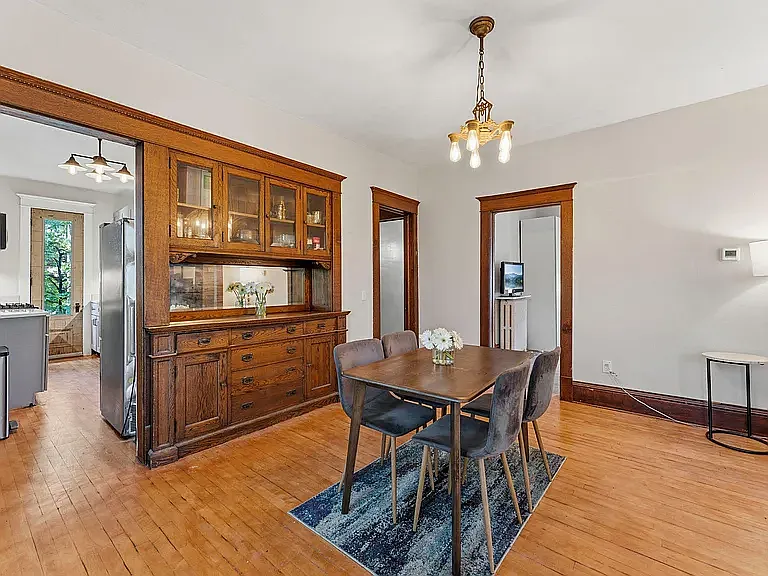 2 bed, 1100 sqft, $1,850 — Photo 2