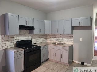 638 S 13th St #1R, Newark, NJ 07103