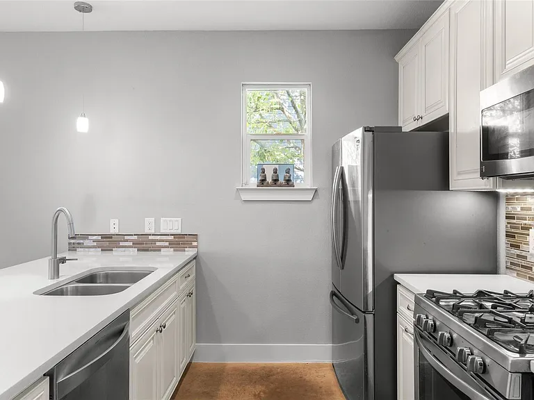 3104 Neal St — Photo 15