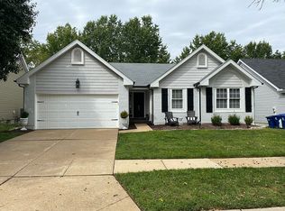 323 Oak Park Village Dr, Grover, MO