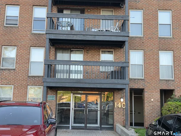 140 Kane Street #B9, West Hartford, CT 06119