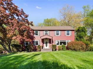 38 Tanya Ln, Mahopac, NY 10541
