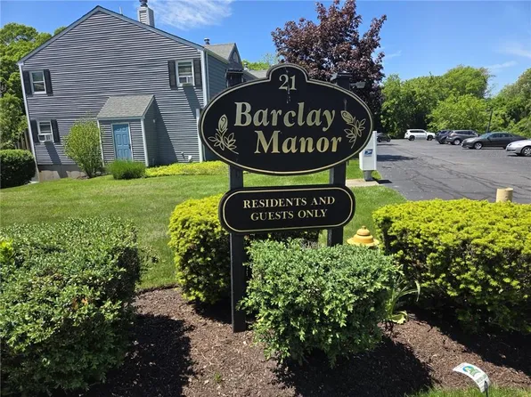 21 Sterling Dr APT 12, Tiverton, RI 02878