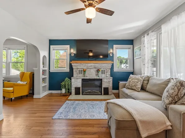 195 Leamy St, Gardner, MA 01440