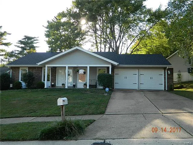 12 Somme Ct photo 1