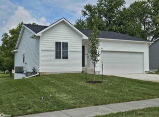 511 17th Ave E, Oskaloosa, IA 52577