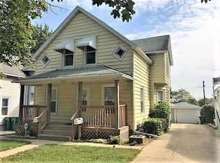 916 Elizabeth St, Joliet, IL 60435