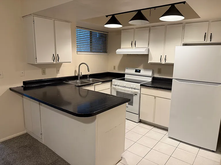 269 E Hill Ave #4 — Photo 4