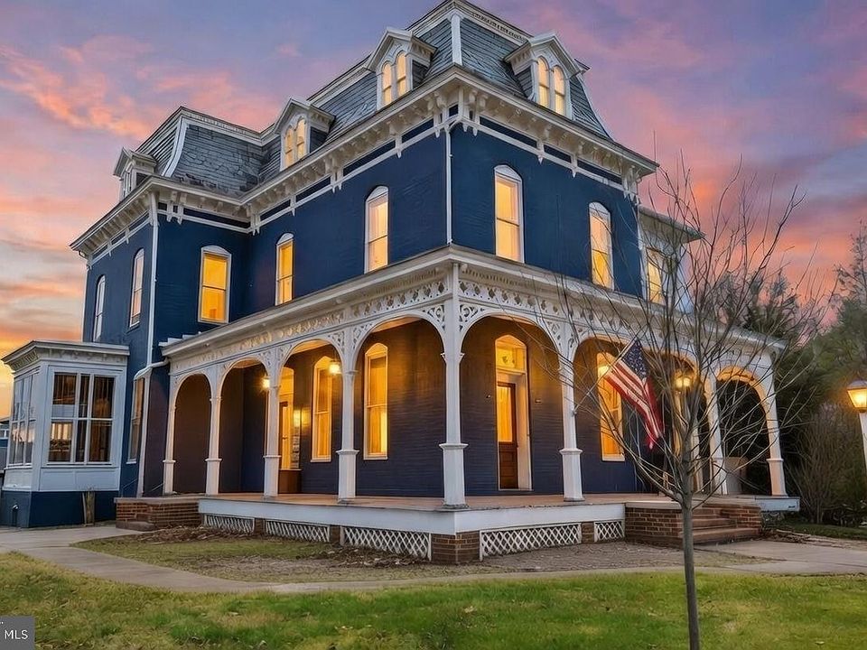 1st image of 352 High St