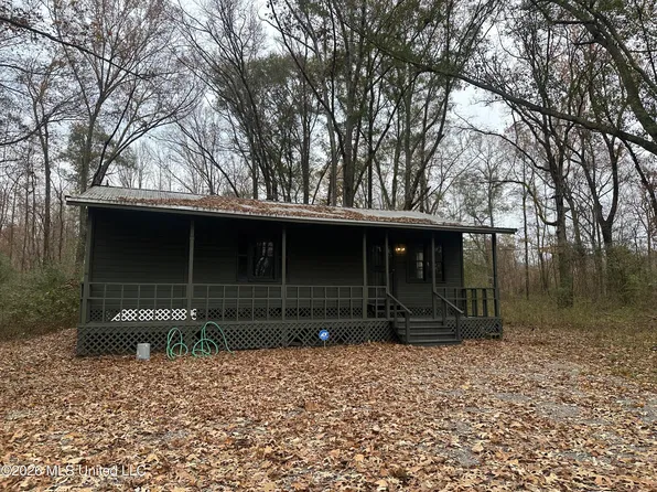 1070 E Broadwater Rd, Jackson, MS 39212