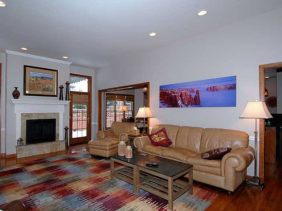 3rd image of 4916 Oakhurst Ave