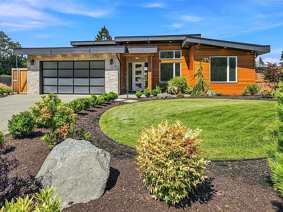 4th image of 1017 Coral Pl