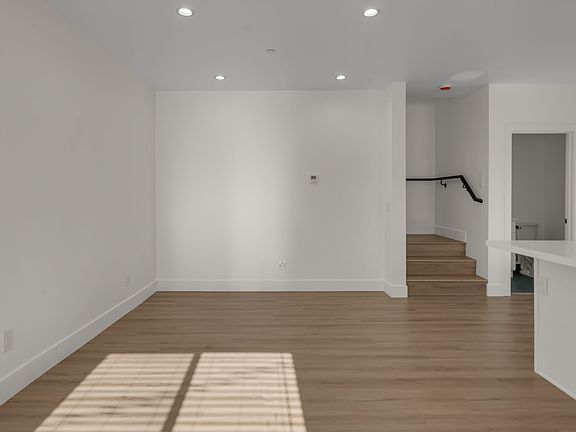 2nd image of 15208 Fernview St #15210
