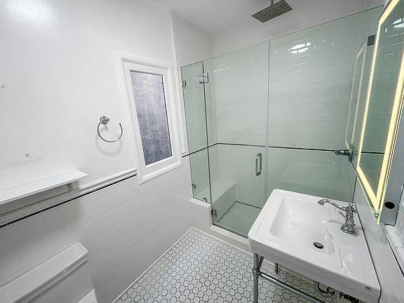5th image of 1220 N La Cienega Blvd APT E2