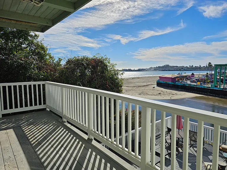 1114 E Cliff Dr #4 — Photo 1
