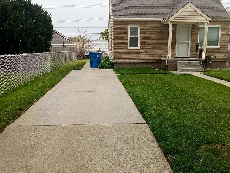 8096 Continental Ave — Photo 11