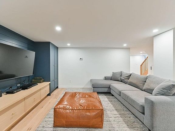 3rd image of 8415 Fredericksburg Rd #1212-2