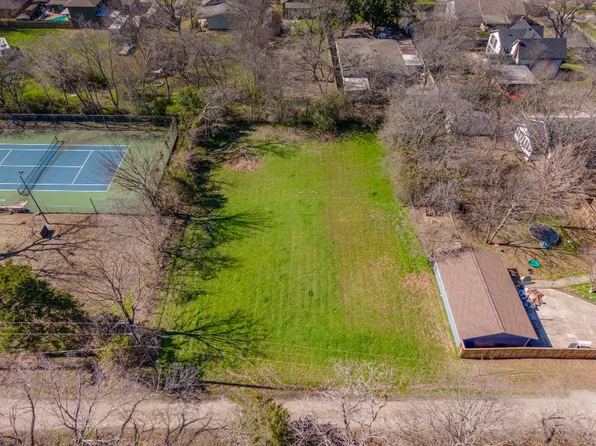 605 College St, Ennis, TX 75119