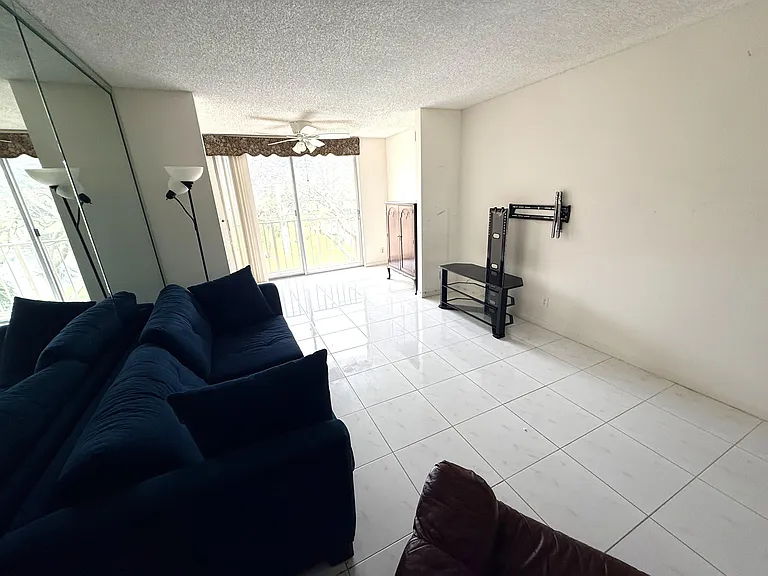 14307 Bedford Dr #302 — Photo 6