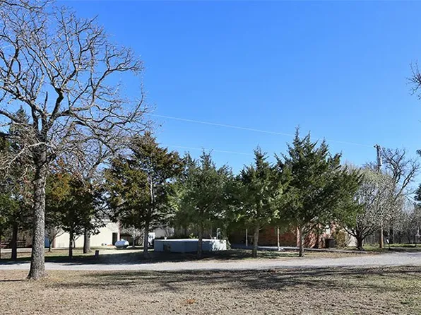 57 Angel Dr, Lone Grove, OK 73443