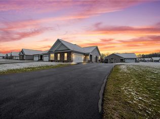 897 Pathway Ln, Webster, NY 14580