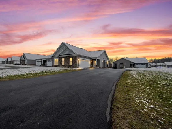 897 Pathway Ln, Webster, NY 14580