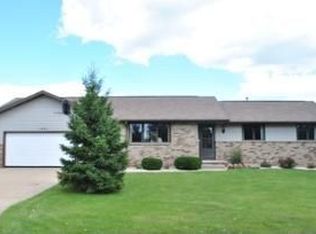 1841 Juneberry Dr, Green Bay, WI 54311