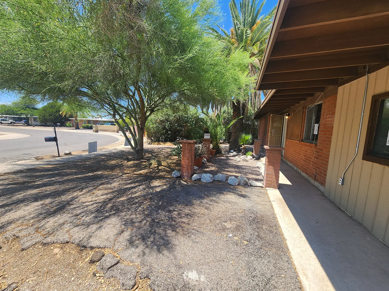 3 bed, 1204 sqft, $1,795 — Photo 2