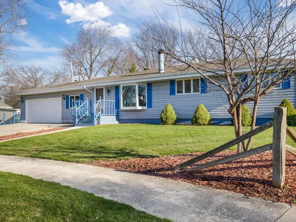 1015 West Sunset Dr, Milton, WI 53563