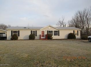 886 Elaine St, Quincy, MI 49082