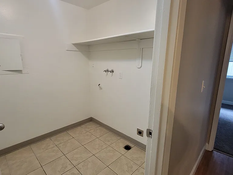 Orchard Court apartments — Photo 11