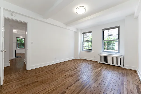 Rented by Buchbinder & Warren | media 28