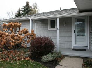 60 Foxcroft Ln, Buffalo, NY 14221