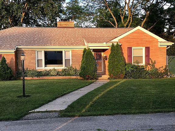 3rd image of 4236 Wilton Ave