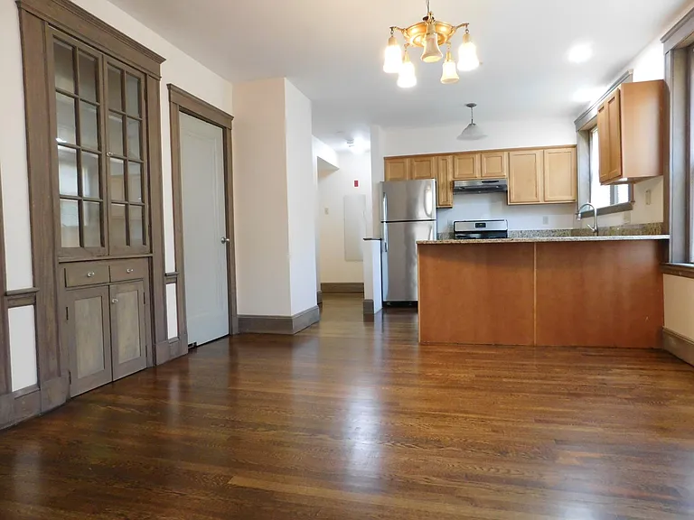 32 Dennison St #6 — Photo 8