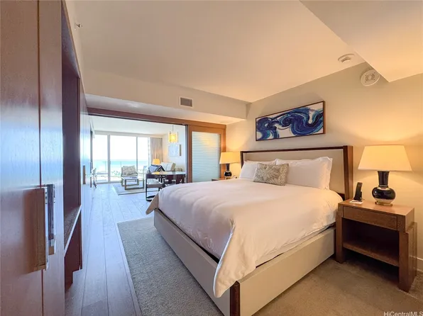 2139 Kuhio Ave #2310, Honolulu, HI 96815