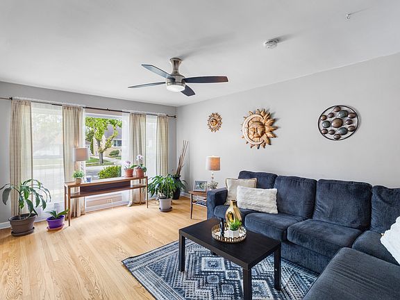 2nd image of 2711 Maple Ave