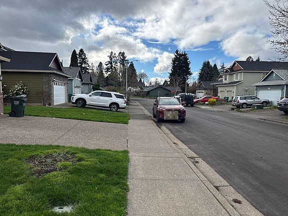 4th image of 4307 SW Plumeria Way
