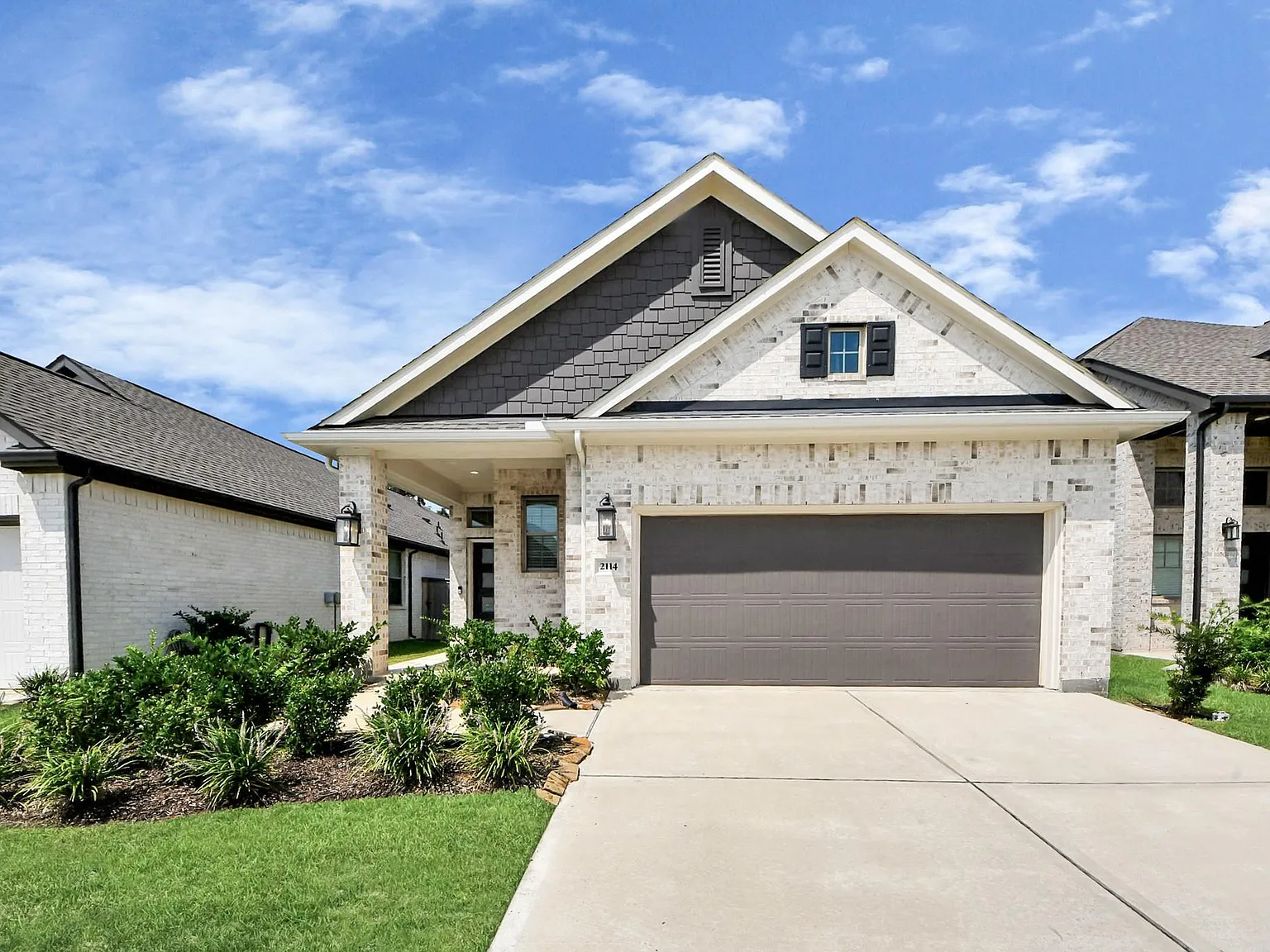 3 bed, 2.0 bath, 1702 sqft, $2,575 — Photo 2