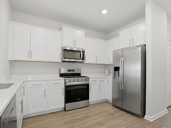 4th image of 326 Ensemble Way