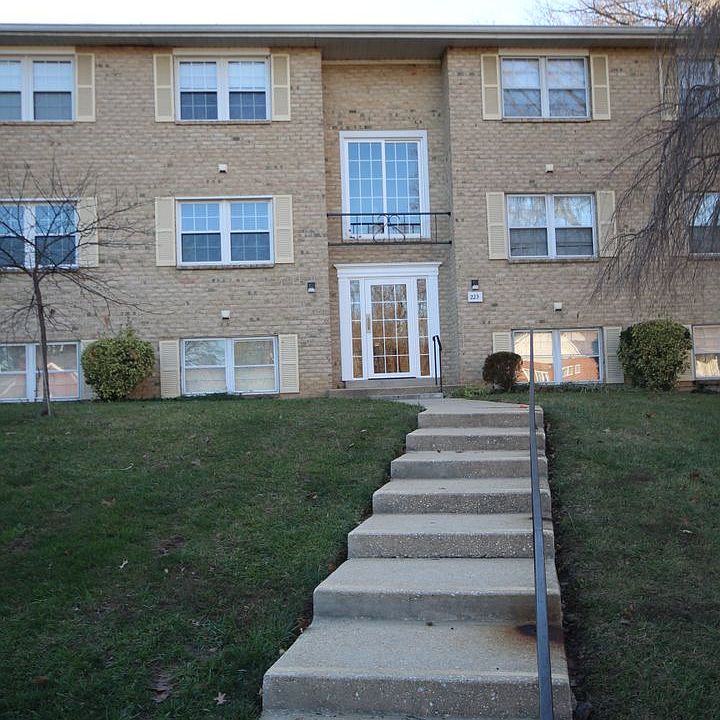 1st image of 223 Crocker Dr Unit C
