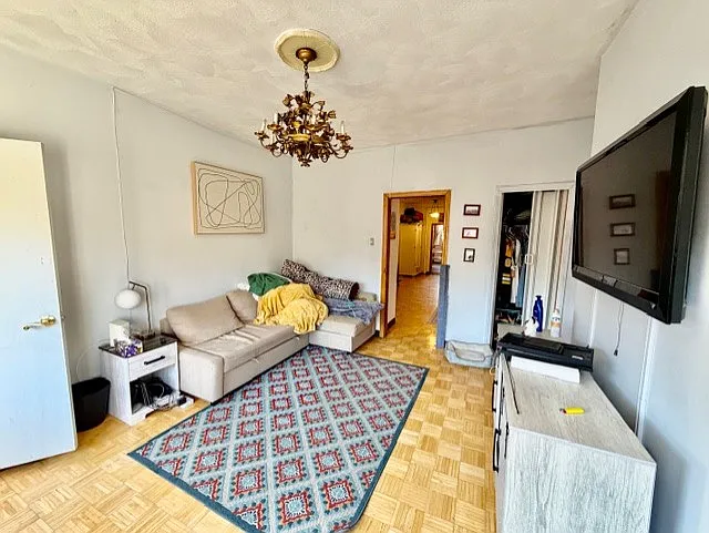 240 Hanover St #4 — Photo 16