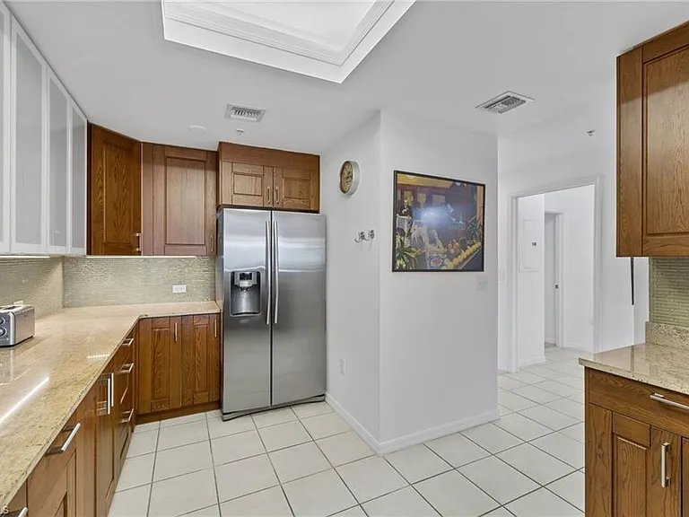 14817 Laguna Dr #203 — Photo 10