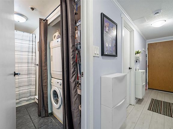 4th image of 1619 Morrison St #103